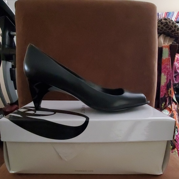 Nine West Dark Grey Leather heels - Picture 2 of 4